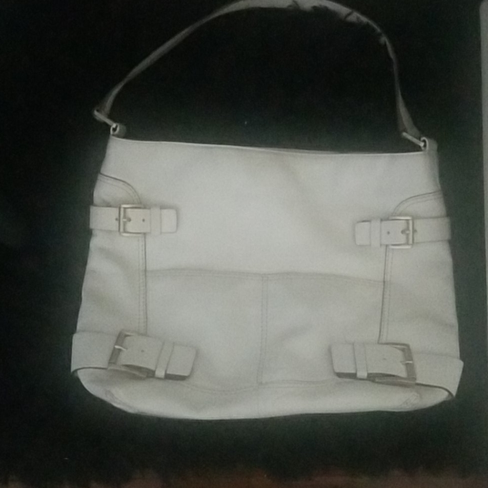 Authentic Leather Michael Kors preowned purse.